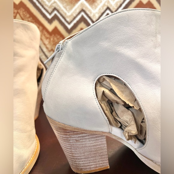 Free People Suede Leather Cutout Ankle Boots Size 9.5 Western Coastal Cowgirl - Picture 14 of 16